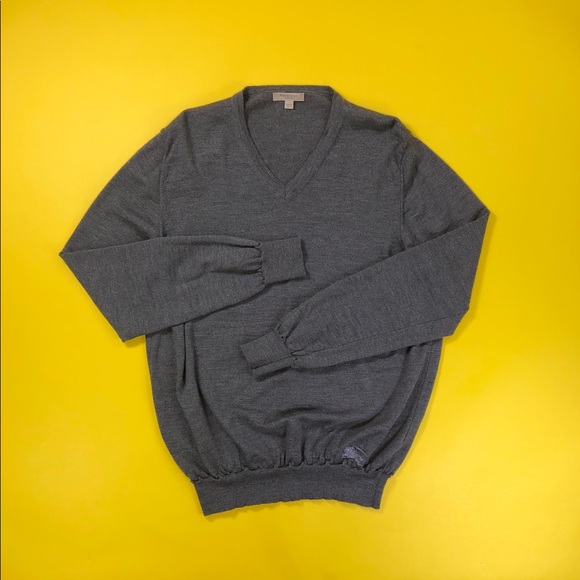 Burberry 100% wool v-neck sweater